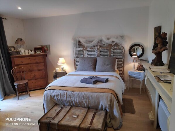 Double Room (Cote Jardin)