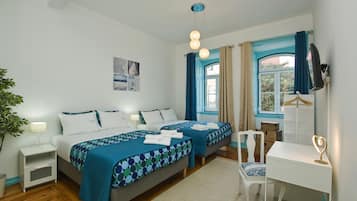 Deluxe Quadruple Room with private toilet