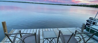 Quaint Cottage with a Private Dock on Paradise Lake