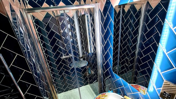 Suite Mewah, hot tub (1st Floor) | Kamar mandi
