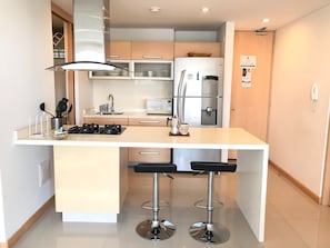 Fridge, microwave, oven, stovetop - nice apt. near to beach and Zazue mall. Latana (Santa Marta)