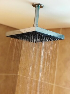 صورة غير مصنفة، 2 من 16، زرّ