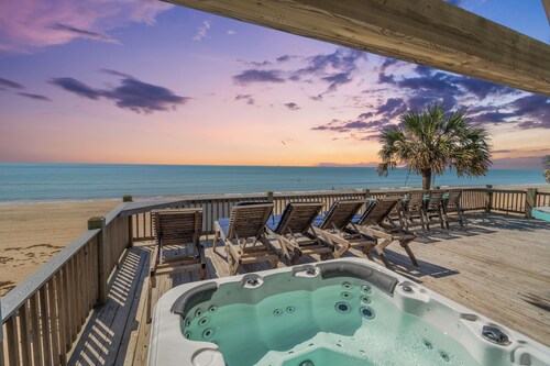 Beachfront | Hot Tub, Game Room, Mini Golf & More