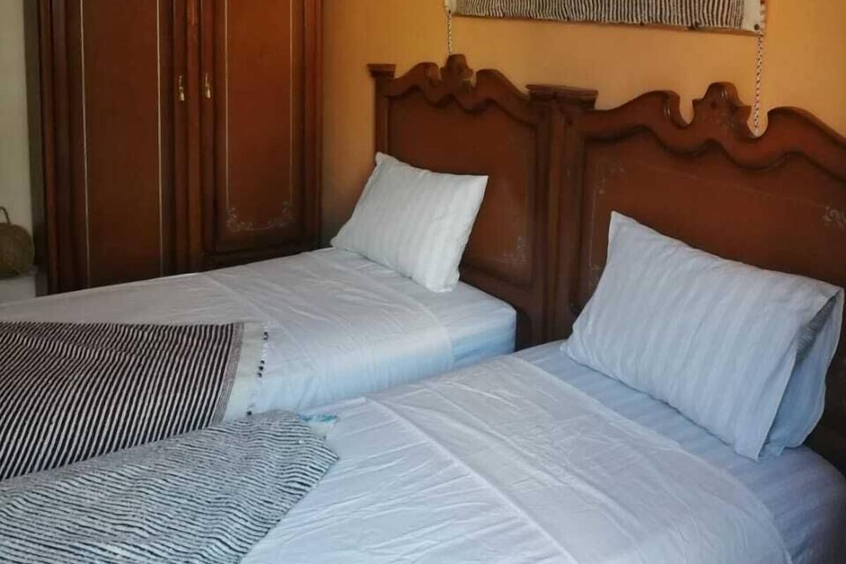 Triple Room | Free WiFi, bed sheets