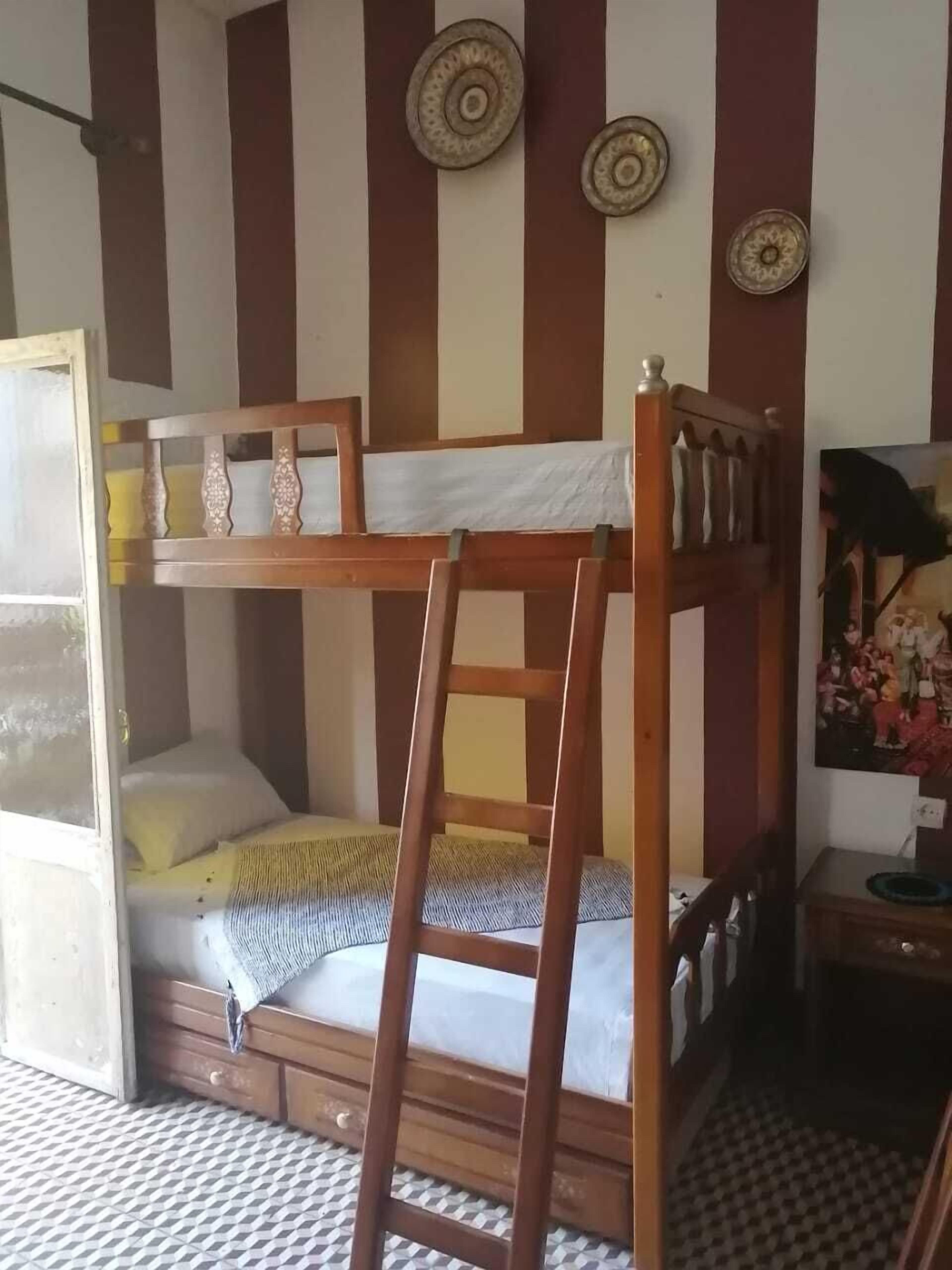 Shared Dormitory | Free WiFi, bed sheets