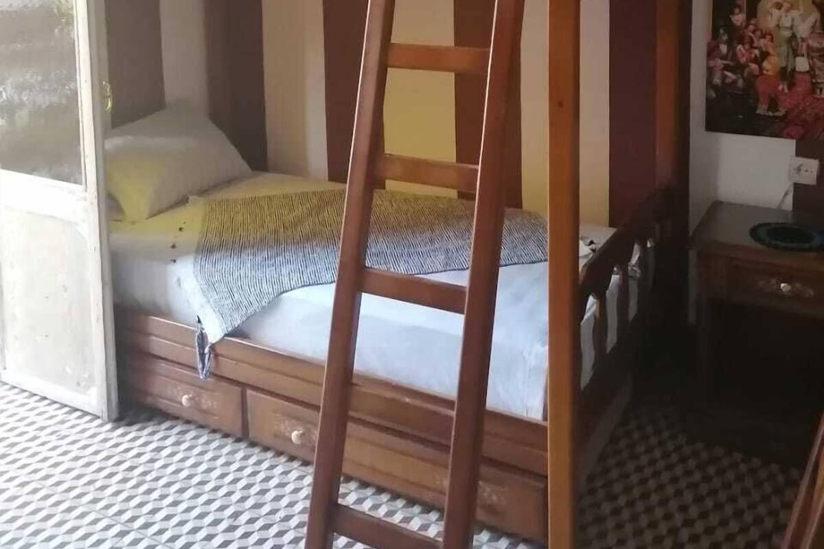 Shared Dormitory | Free WiFi, bed sheets
