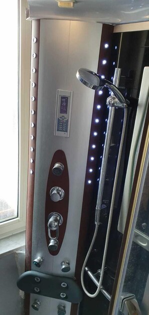 Single Room, Shared Bathroom | Bathroom shower - Il Balconcino (Naples)