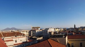 双人房, 公共浴室 | 城市景观