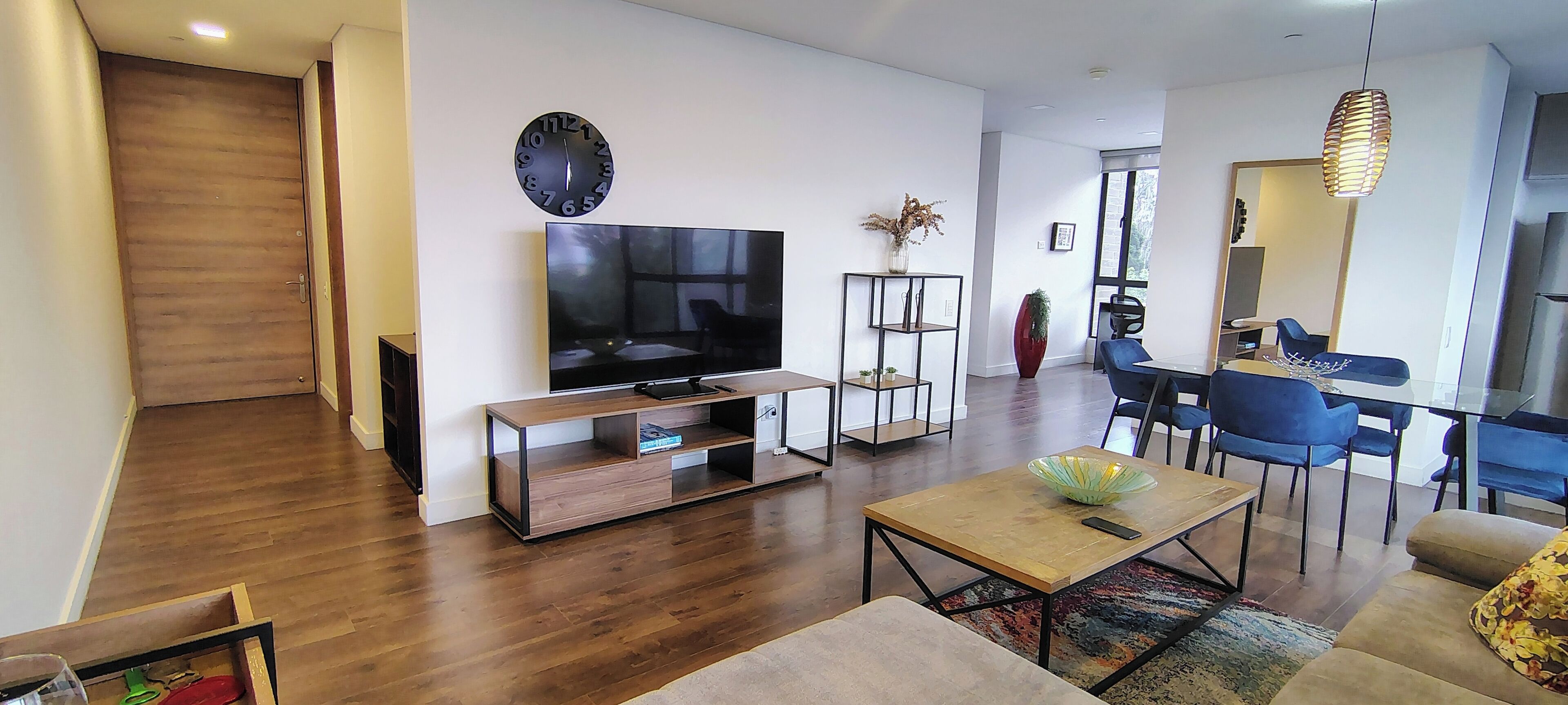 Smart TV, books, offices