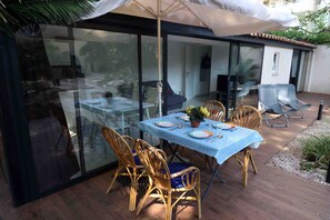 Outdoor dining - VILLA LA MASCOTTE STUDIO (Cannes)