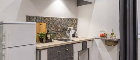 Réfrigérateur, cafetière/bouilloire