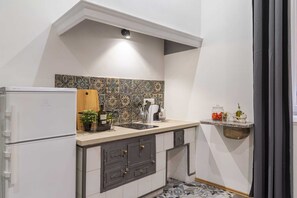 Réfrigérateur, cafetière/bouilloire