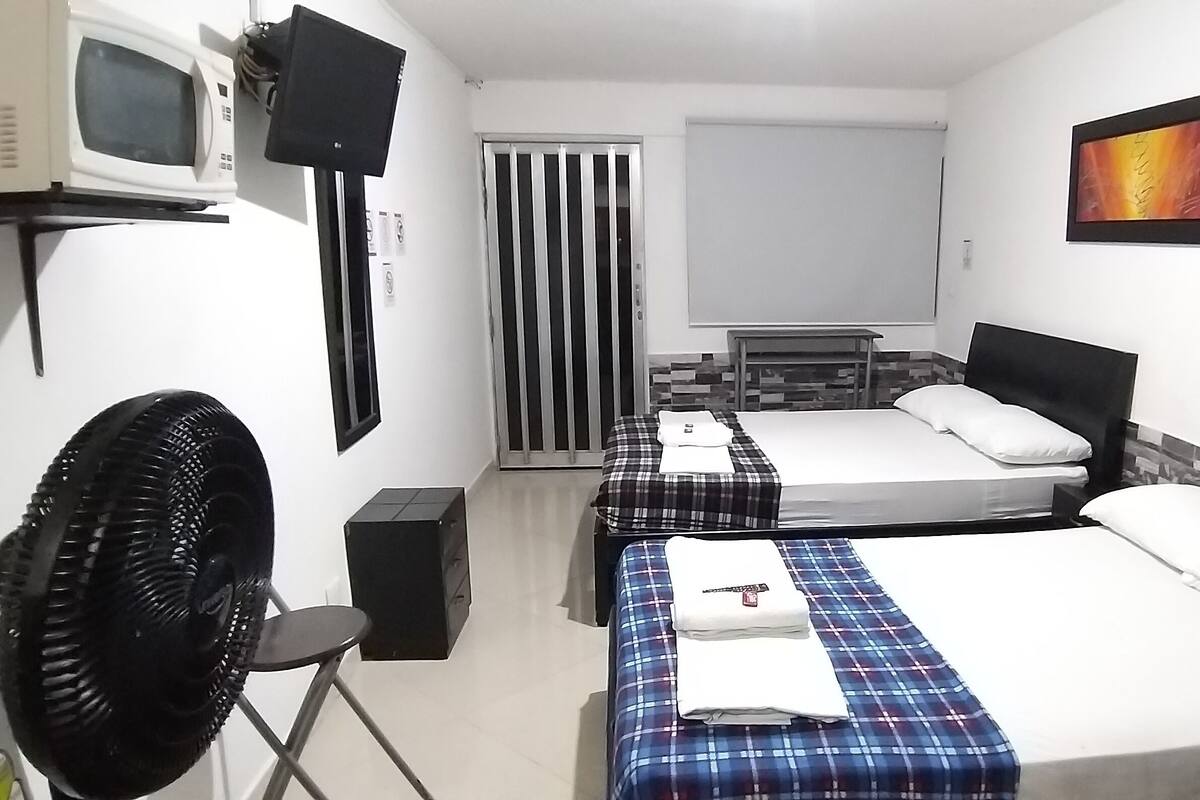 Classic Studio | Desk, laptop workspace, iron/ironing board (on request), WiFi (free)
