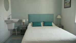 3 Schlafzimmer, Schreibtisch, Bügeleisen/Bügelbrett, kostenloses WLAN