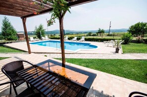Outdoor pool - DO NOT USE VRBO! (Haskovo)