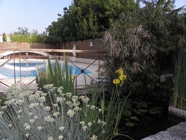 Piscine extérieure (ouverte en saison)