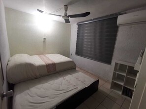 2 bedrooms, WiFi - Apartment Excellent location, near the beach. (El Toreo)