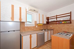 Fridge, oven, stovetop, dishwasher - LOZA 1,  2-BDR Sea-View apt in Slatine (Slatine)