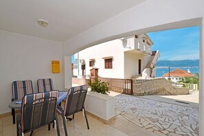 Outdoor dining - LOZA 1,  2-BDR Sea-View apt in Slatine (Slatine)