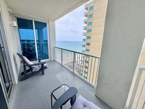 Property grounds - 🌴Things are different at the beach! It's relaxing season all year long.🚤🐬 (Gulf Shores)