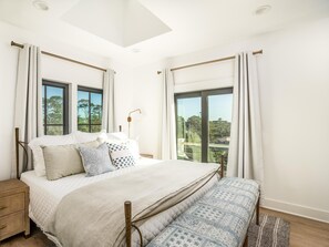 5 bedrooms, iron/ironing board, WiFi