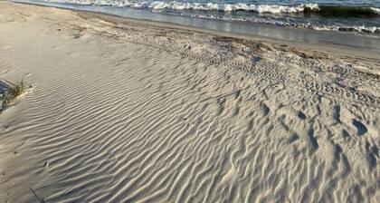 Nauti Dreamz – 4BR Family Beach Retreat, Steps from Oak Island Shore!