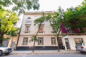 Bagian depan properti