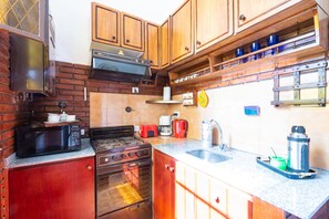 Apartemen, 2 kamar tidur | Dapur pribadi | Lemari es besar, microwave, oven, dan kompor