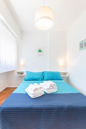 1 habitación, decoración personalizada y muebles diferentes 