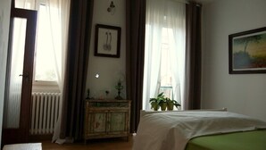 Double Room | Room amenity - B&B Atmosfera Di Stagione (Milan)