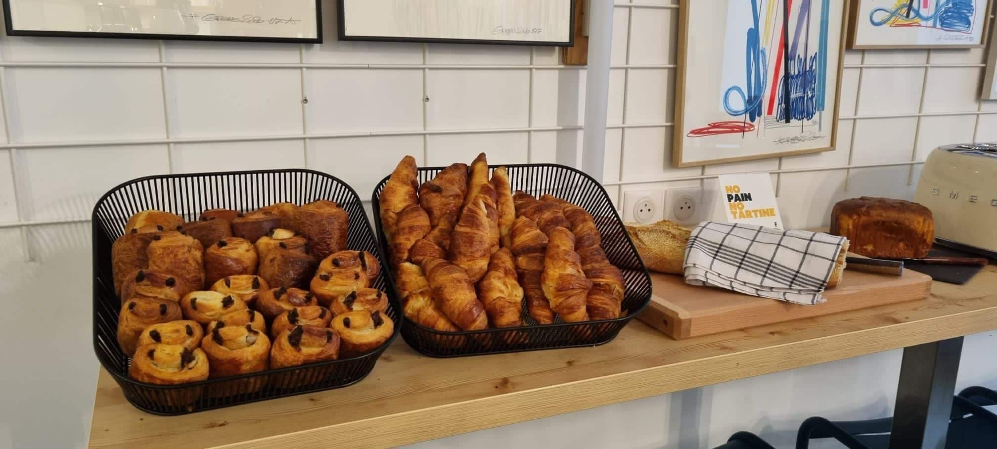 Desayuno buffet (EUR 7 por persona) 