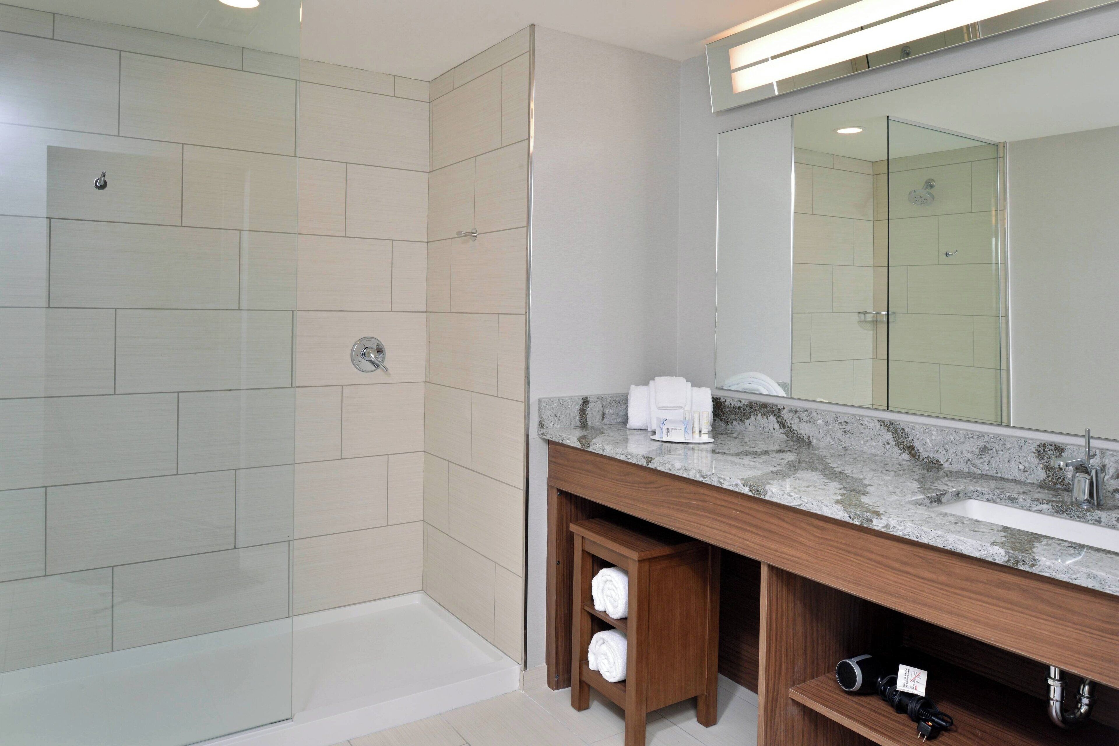 suite, 2 bedrooms | bathroom | shower, hair dryer, towels, soap