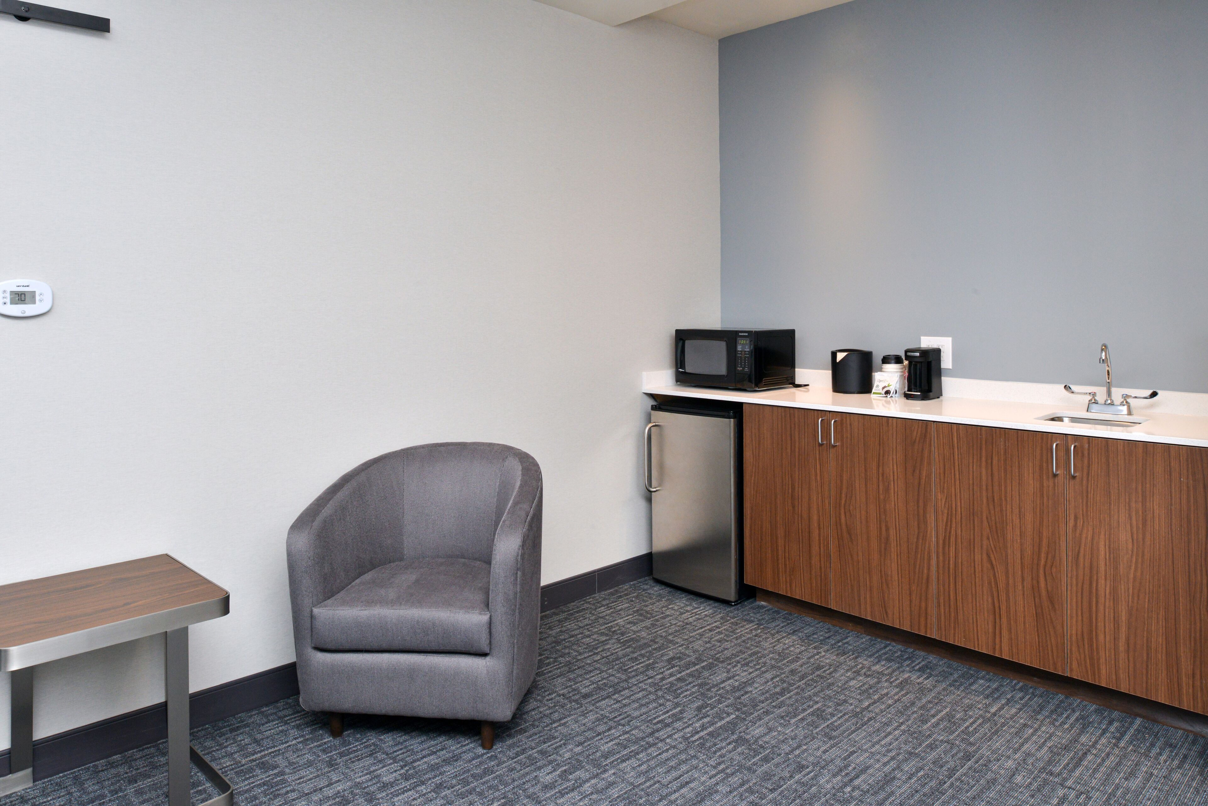 suite, 2 bedrooms | living area | 55-inch led tv with cable channels, tv