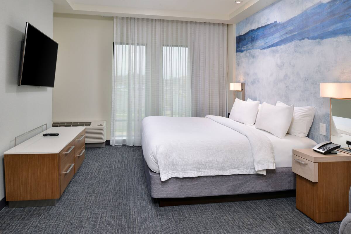 Suite, 2 Bedrooms | Premium bedding, pillow-top beds, desk, laptop workspace