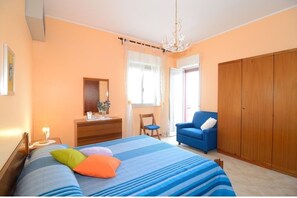 1 chambre, fer et planche Ă repasser, Wi-Fi, draps fournis