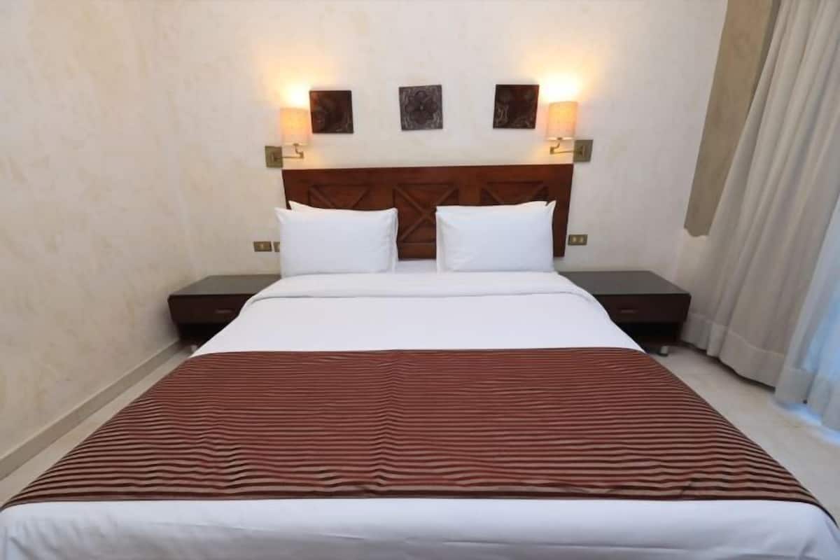 2 chambres, coffres-forts dans les chambres, draps fournis