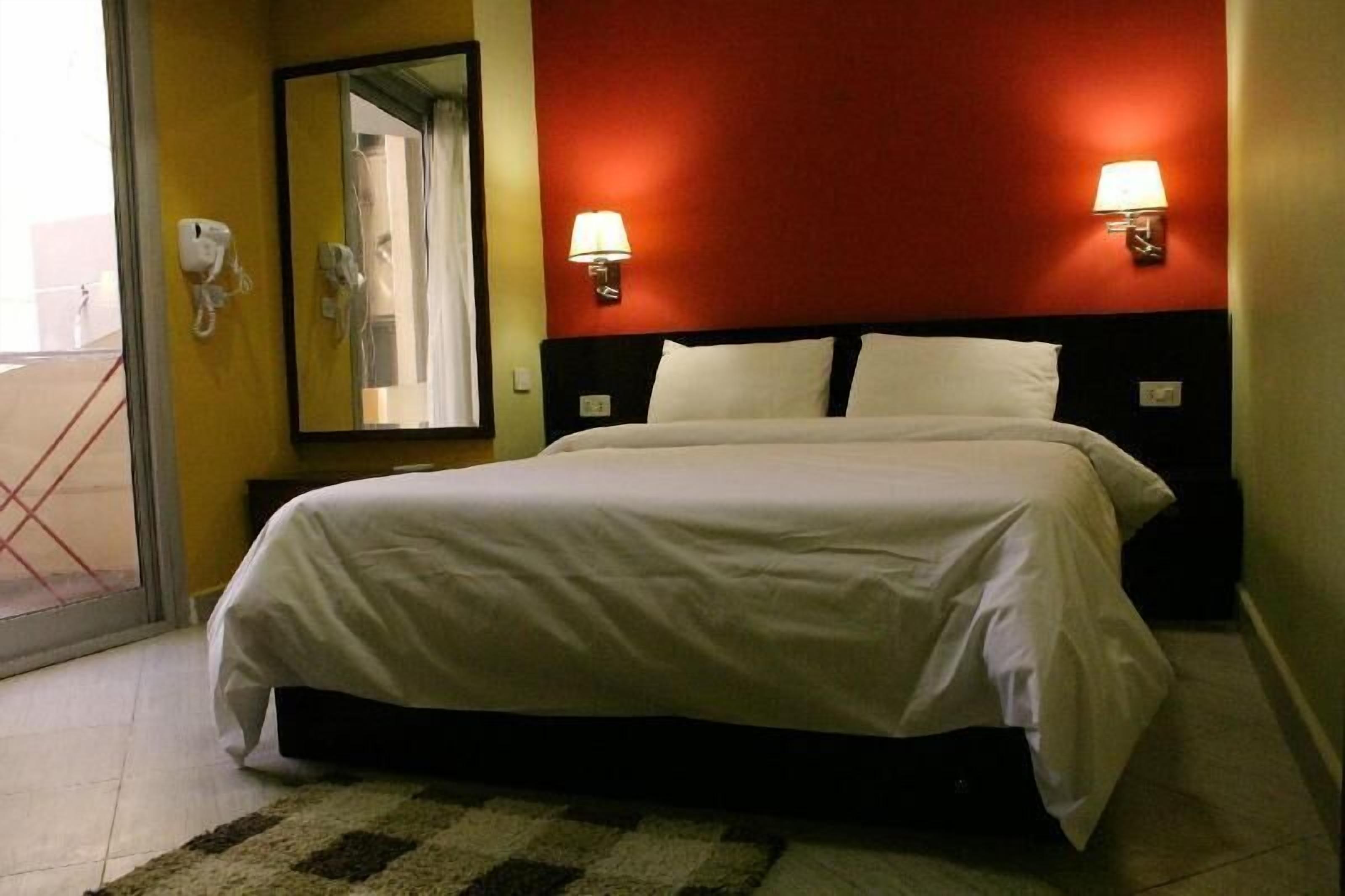 In-room safe, bed sheets, wheelchair access