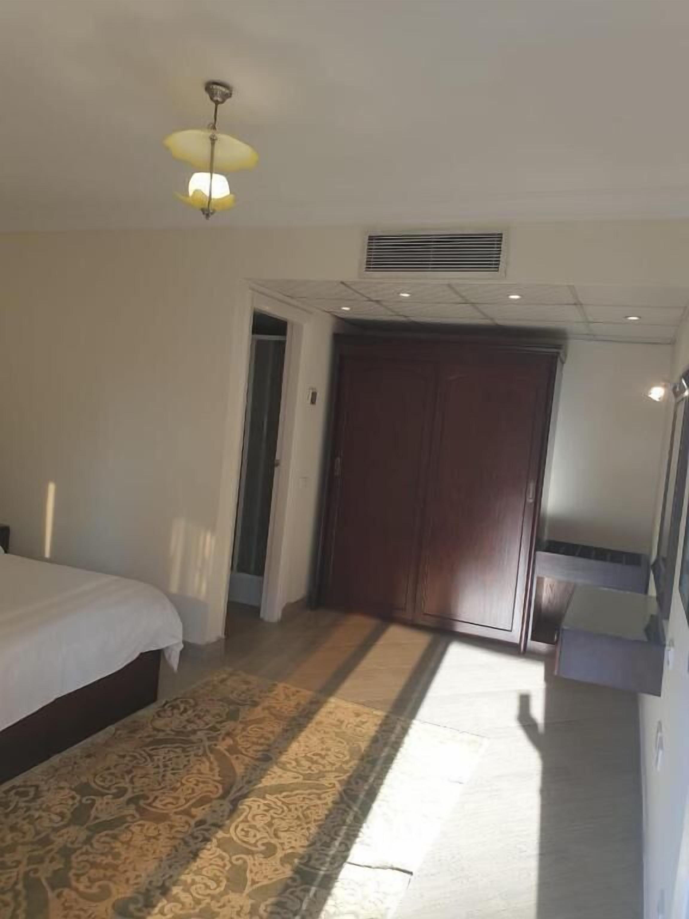 In-room safe, bed sheets, wheelchair access