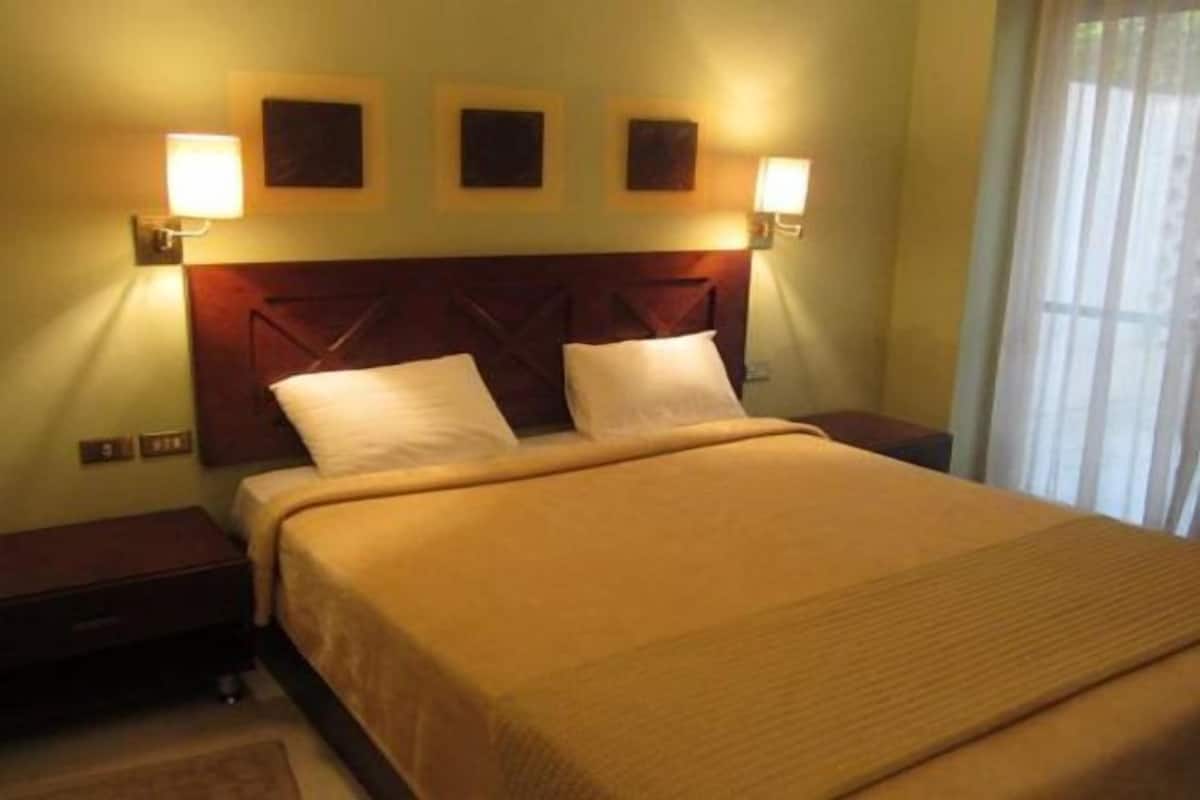 2 chambres, coffres-forts dans les chambres, draps fournis