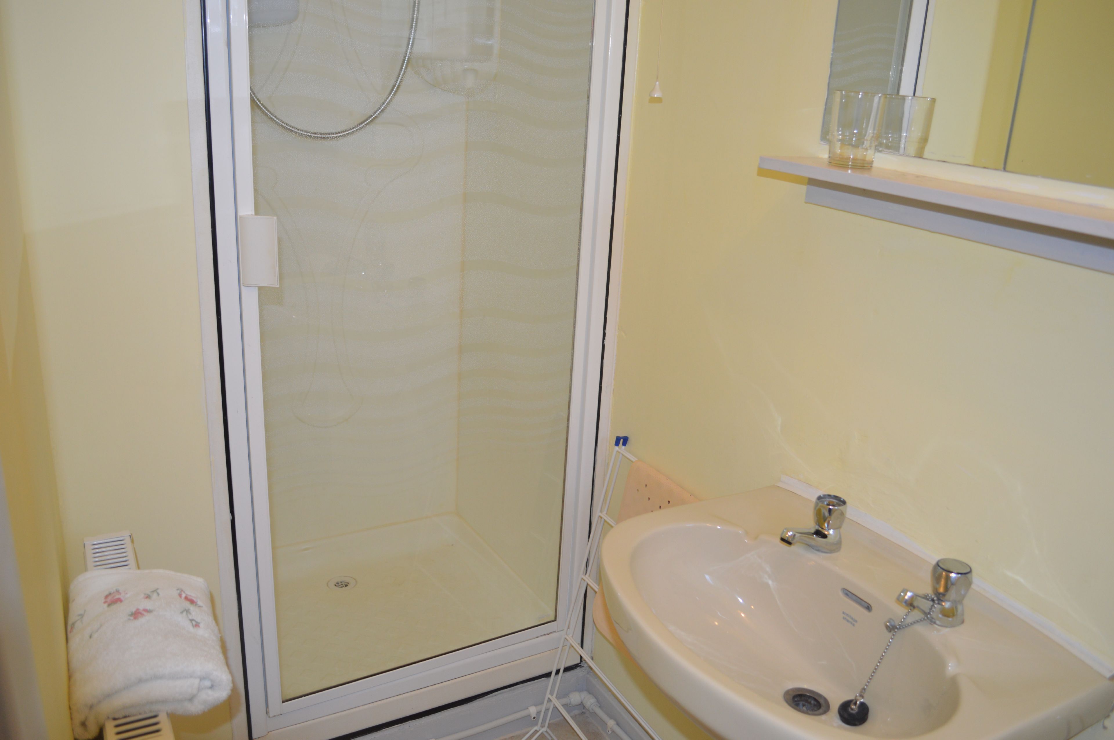 Shower, towels