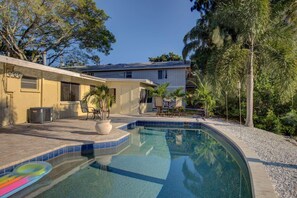 House, Multiple Beds (Peacock Bungalow - left) | Pool