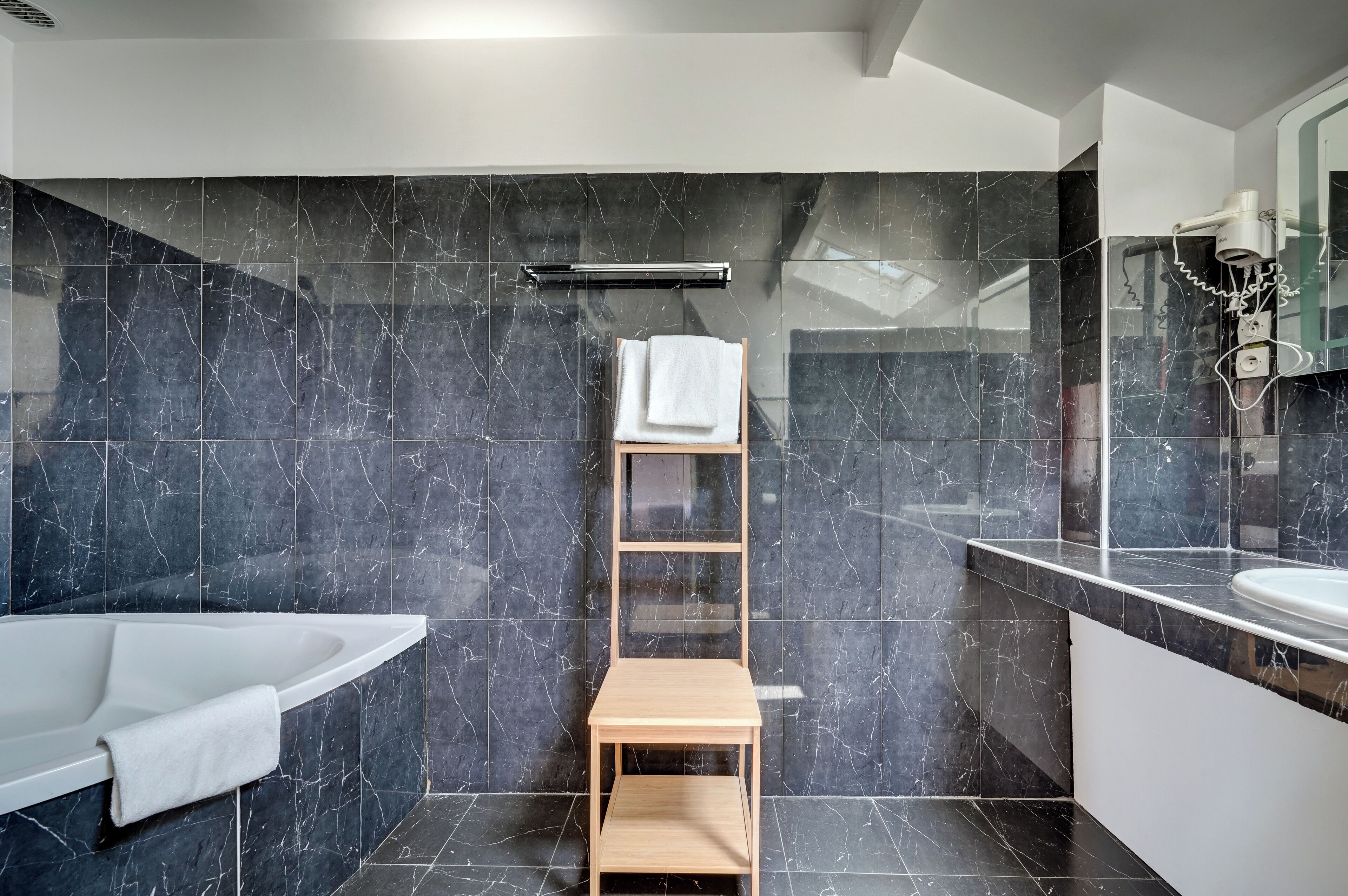 comfort double room, terrace | bathroom | free toiletries, hair dryer, towels, soap