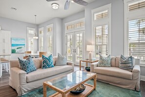 Smart TV, streaming services - The Hamptons in Texas is the theme of this beautiful home! (Port Aransas)