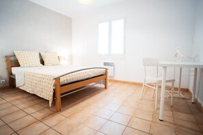 2 bedrooms, iron/ironing board, free WiFi - --- GENEVRIER cottage --- (Quissac)