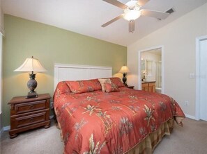 House | 5 bedrooms, desk, free WiFi - Westerly Facing Private Pool and spa Home Over Looking Nature Conservation Area - 520 (Davenport)