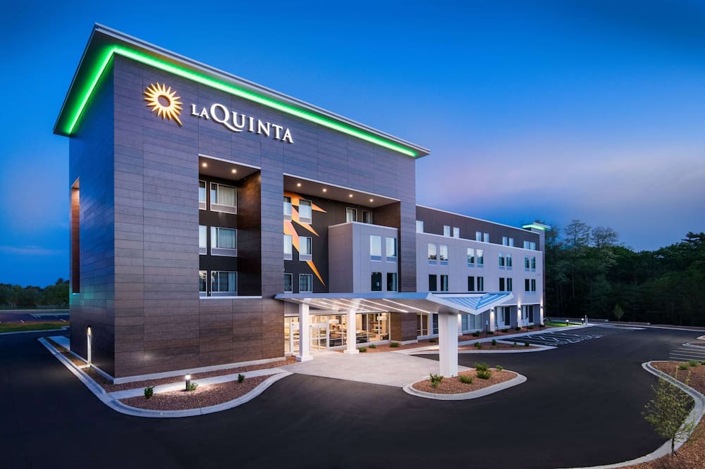 La Quinta Inn & Ste by Wyndham Wisconsin Dells- Lake Delton