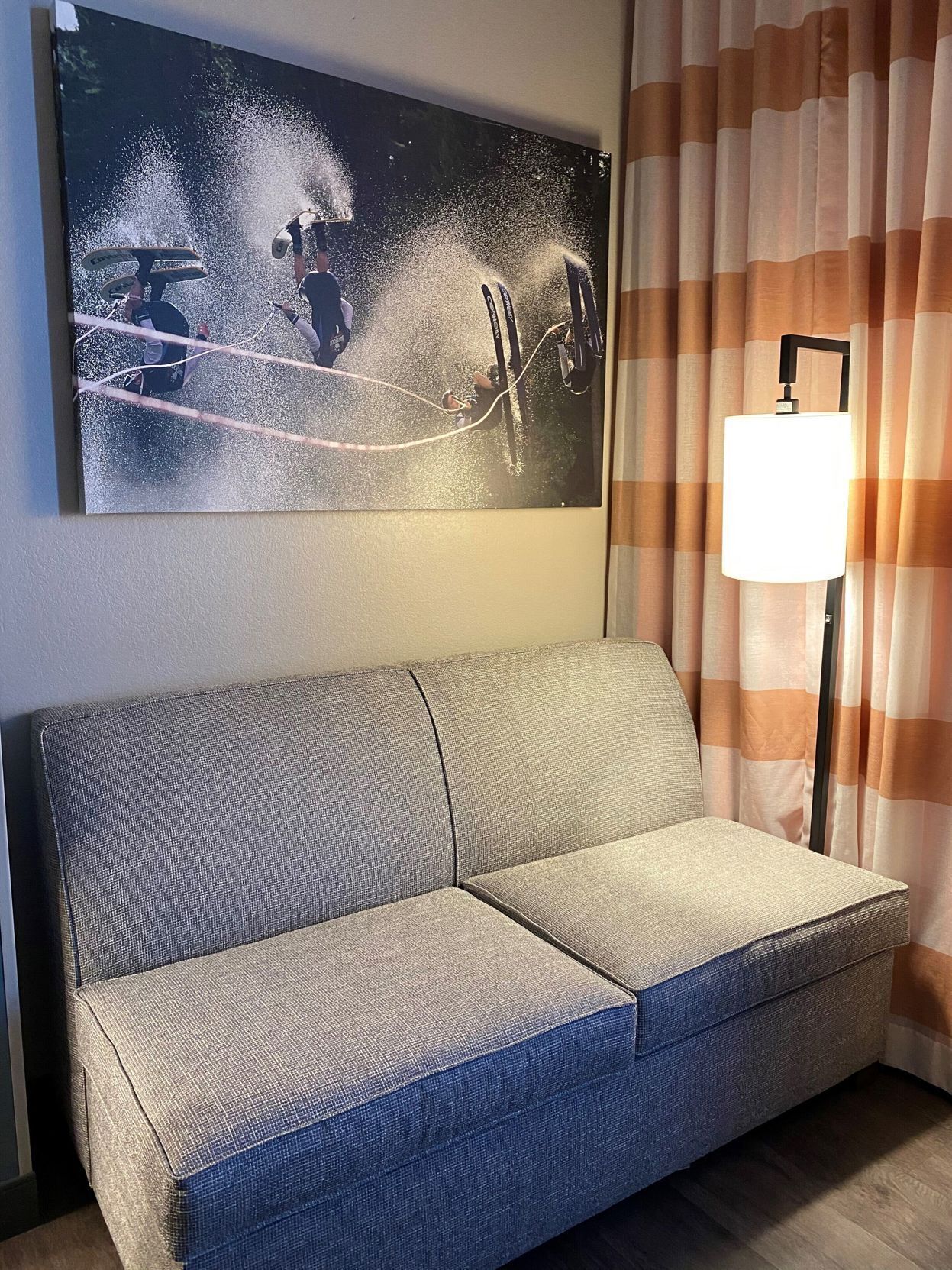 Living area | 42-inch flat-screen TV with satellite channels, TV