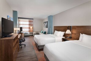 Individually decorated, individually furnished, desk, laptop workspace - La Quinta Inn & Ste by Wyndham Wisconsin Dells- Lake Delton (Wisconsin Dells)