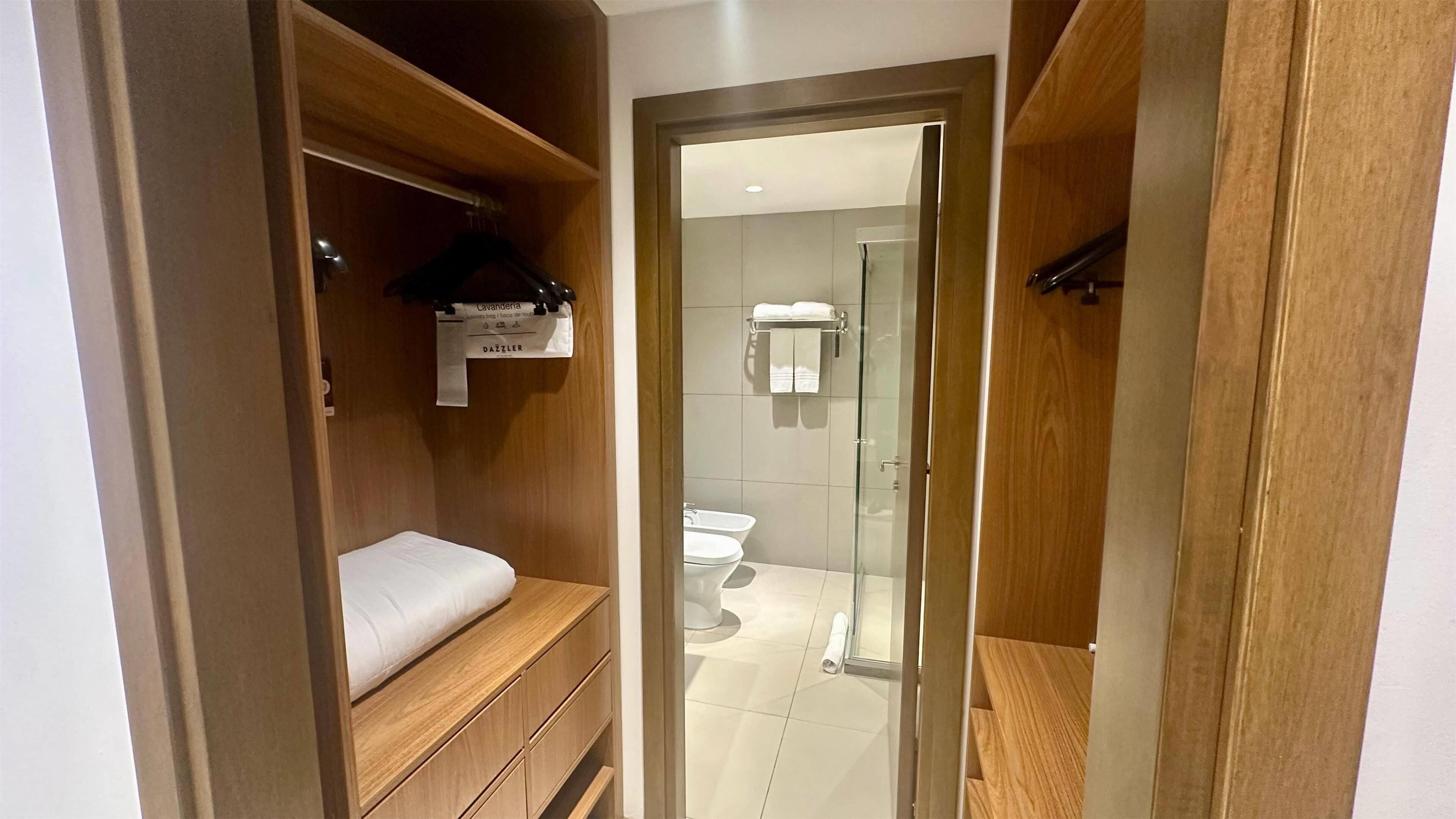 room, 1 king bed, non smoking | bathroom | rainfall showerhead, hair dryer, towels, soap