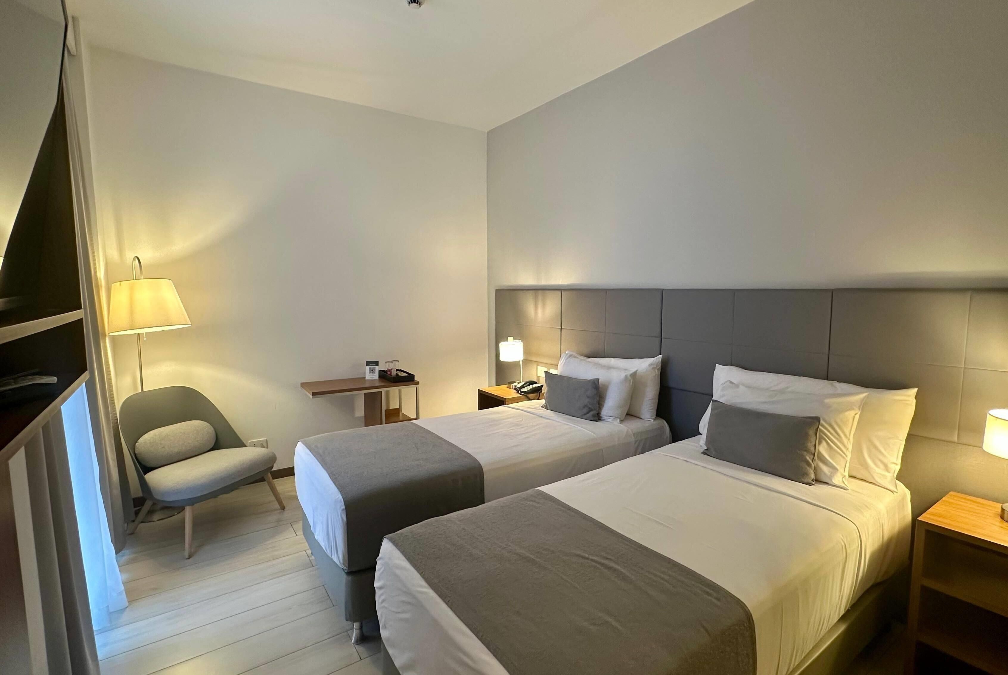 room, 2 single beds, non smoking | premium bedding, pillow-top beds, minibar, soundproofing